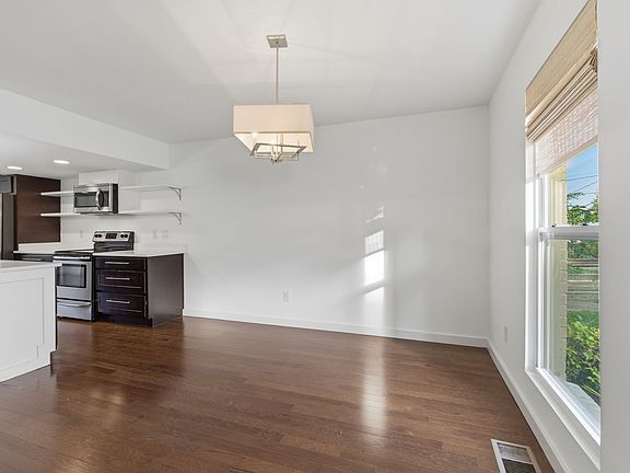 4th image of 126-C Fern Ave