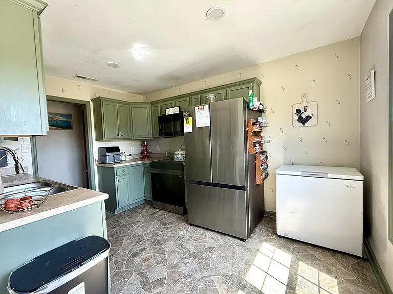 110 Cherry Grove Dr — Photo 6