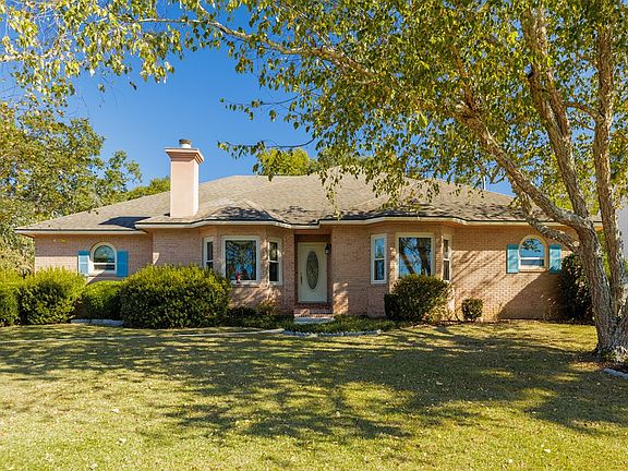 2nd image of 2525 Buena Vista Cir