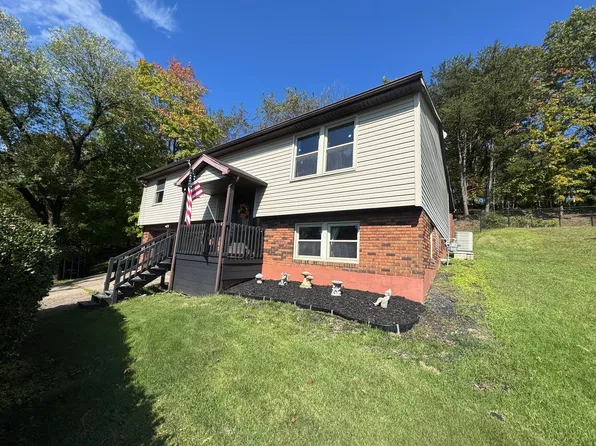 1474 Upper Franklin St, Huntington, WV 25704