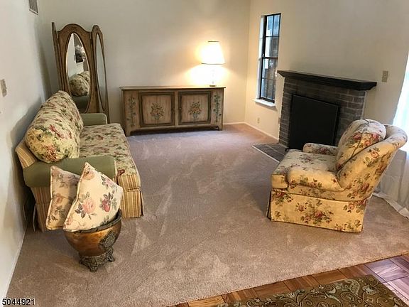 2nd image of 120 Hampton Ct #120