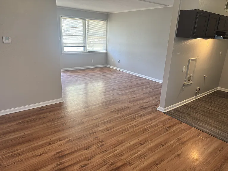 4742 Violet Ave — Photo 4