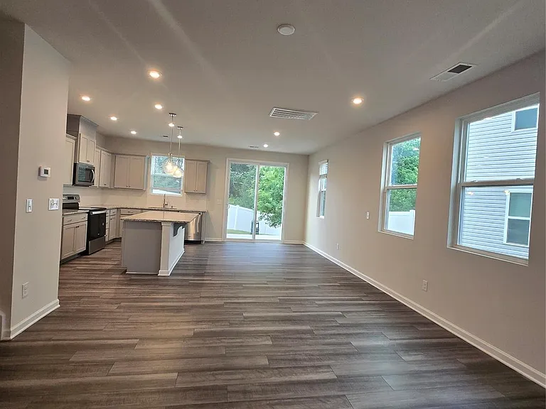 7223 Encino Pl — Photo 4