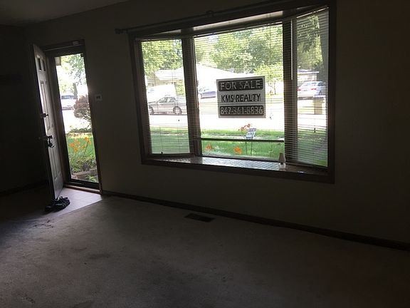 5th image of 308 Waldmann Dr