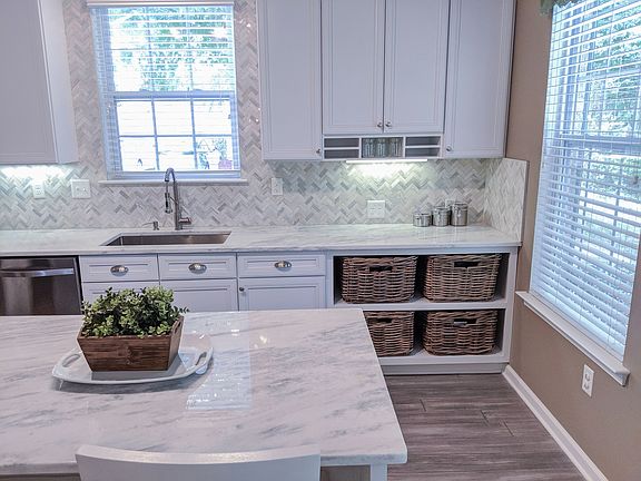 4th image of 1401 Otterbourne Ct