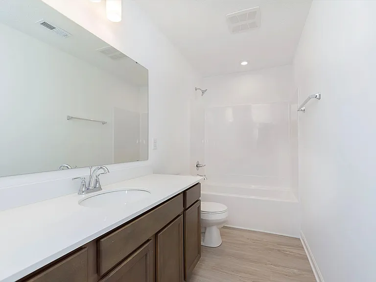 15905 Tharp Woods Dr — Photo 23