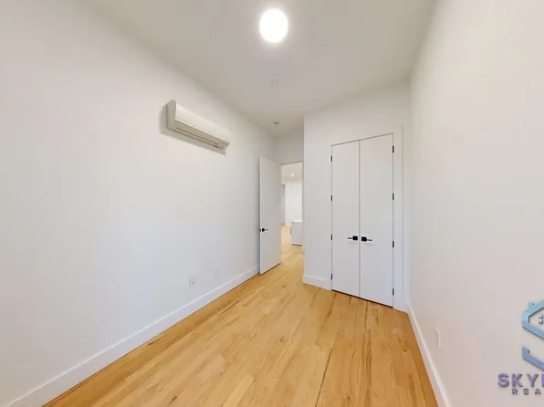 897 New York Avenue image 17 of 28