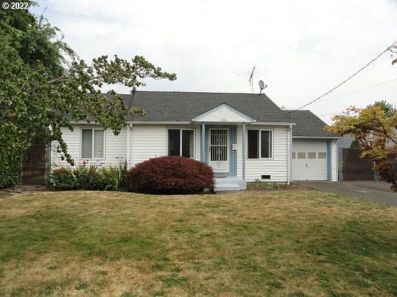 4th image of 2085 Stortz Ave NE