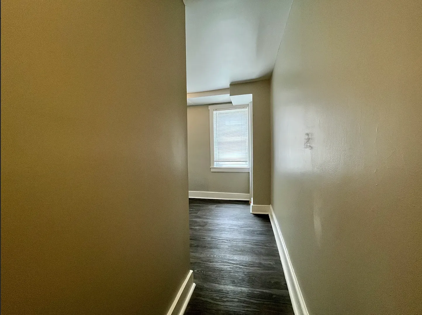 208 West Vine Street (Rooms) — Photo 3