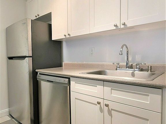 5th image of 88 Greenwich St APT 320