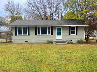 5 Pine Ln, Inman, SC 29349