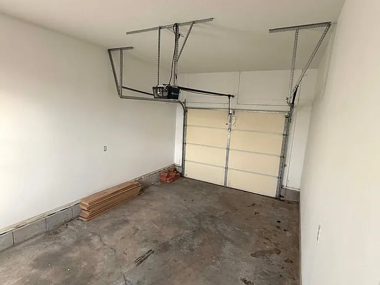2121 Kentucky Ave — Photo 15