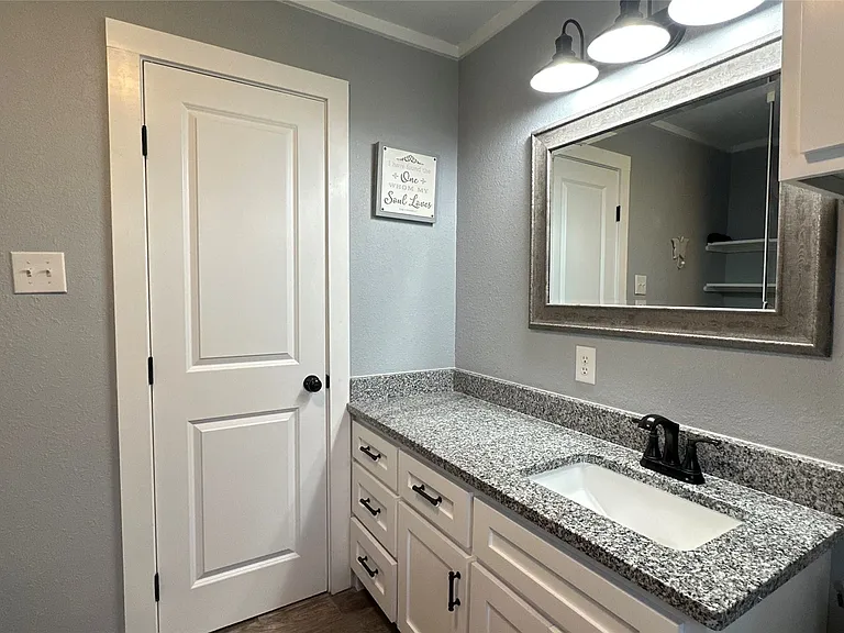 1543 Rs County Rd #2570 — Photo 14