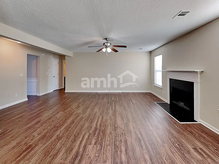 298 Sheffield Ln — Photo 6