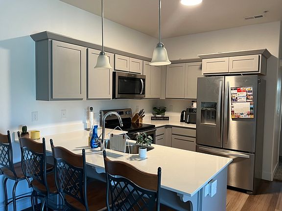 2nd image of 467 N 360 W