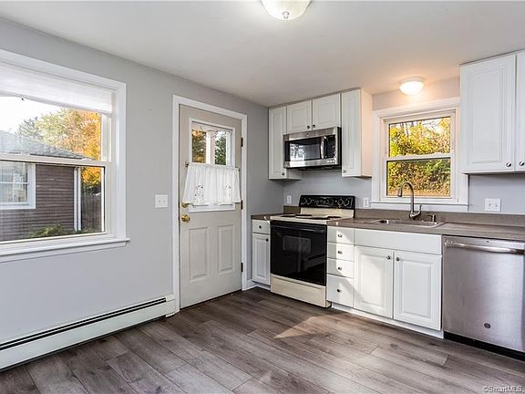61 Lakeside Avenue