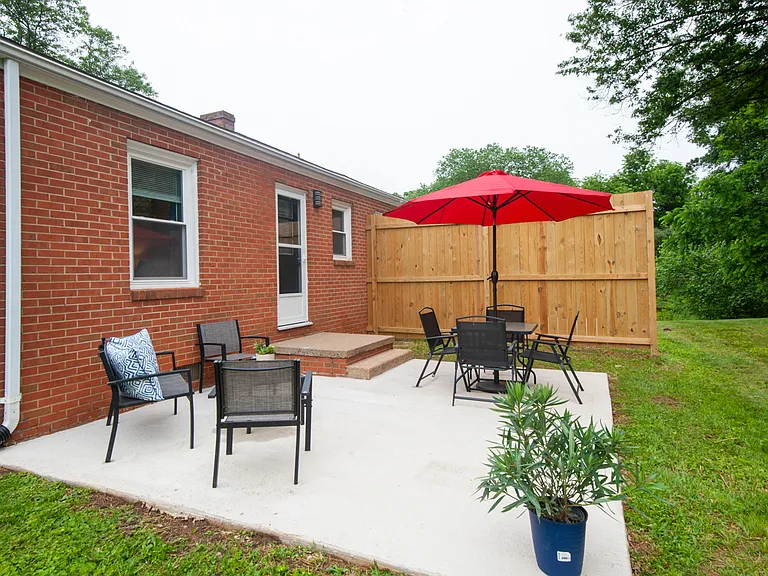 2218 Wayne Ave #B — Photo 25