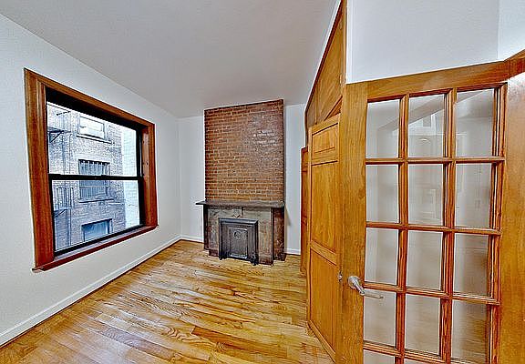 4th image of 306 E 11th St APT 3D
