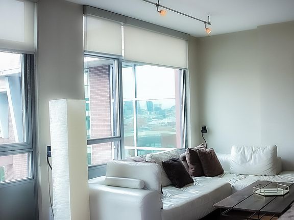 5th image of 170 King St Unit 1112