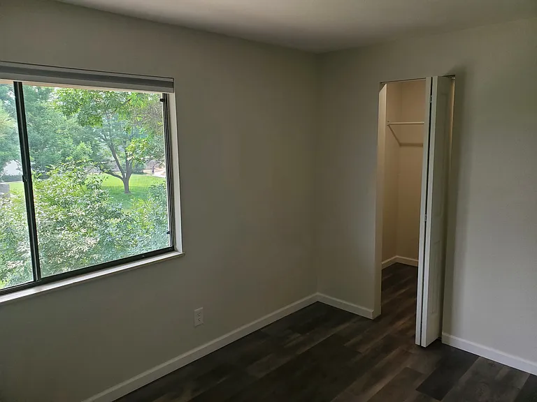 1705 Heatheridge Rd #J205 — Photo 17
