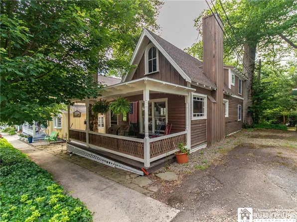 37 Scott Ave, Chautauqua, NY 14722