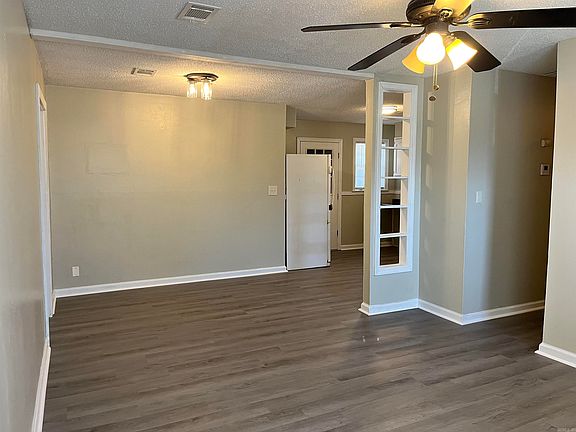 3rd image of 132 Rosewood Dr