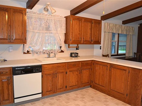 2nd image of 7 Meadowridge Dr