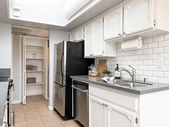 5th image of 4479 Louisiana St APT 6