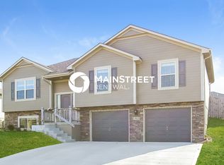 1303 NW High View Dr, Grain Valley, MO 64029