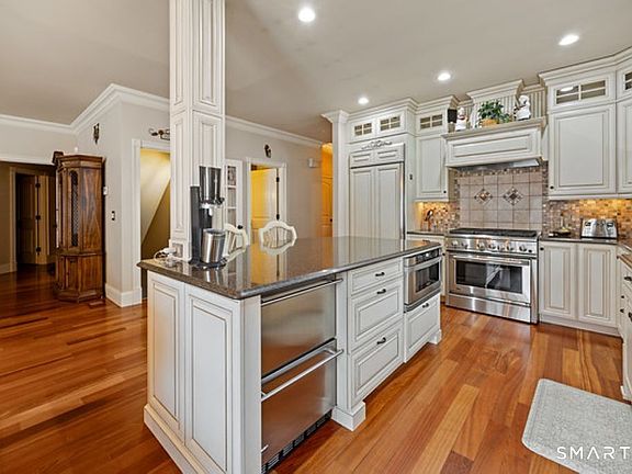 5th image of 12 Spindle Hill Road #5E