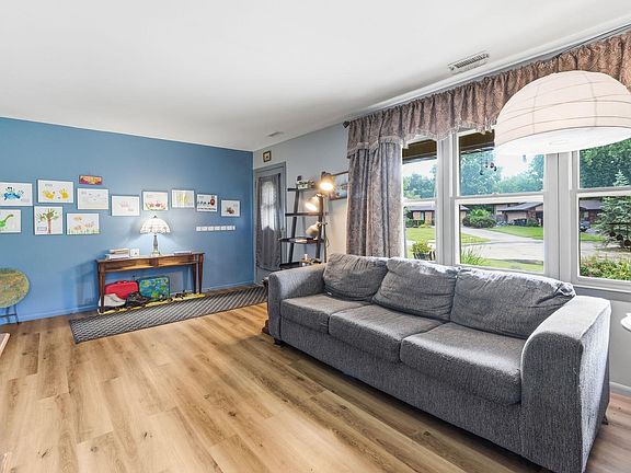 5th image of 3323 Sudbury Pl