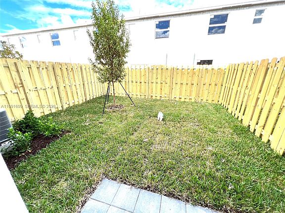 5th image of 1864 SE 27th Rd #1864