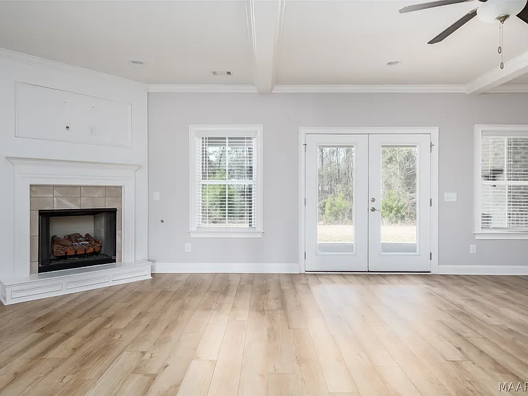 284 Abby Ln — Photo 10