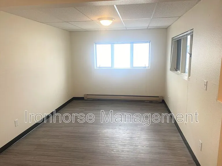 801 W Villard St #29 — Photo 9