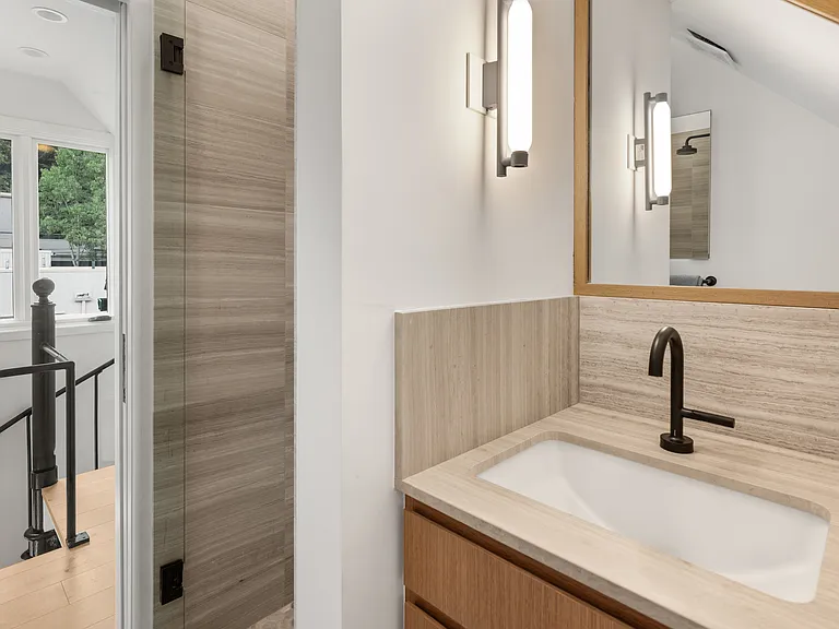 331 W Main St #B — Photo 13