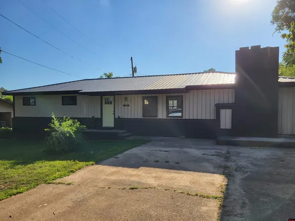 112 N Cedar St, Salem, AR 72576