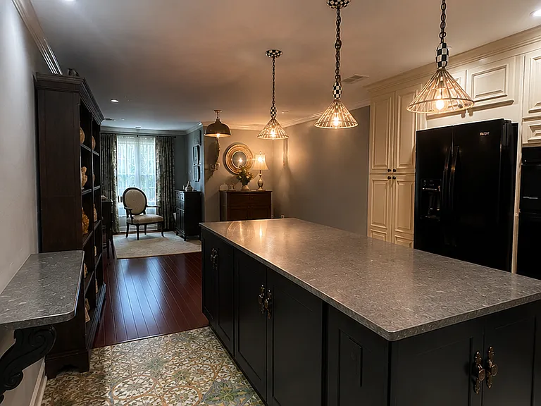 51 Ogden St #A — Photo 4