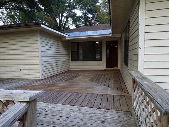3rd image of 515 Livermore Ave