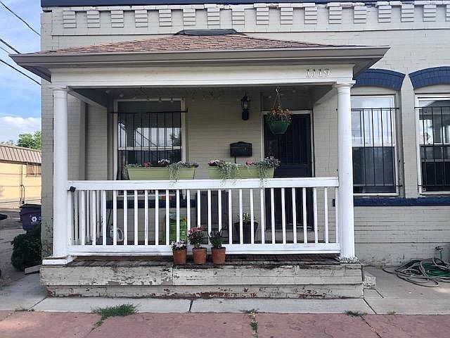 1st image of 1119 W 12th Ave