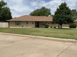 134 S Adolpha Cir, Enid, OK 73703