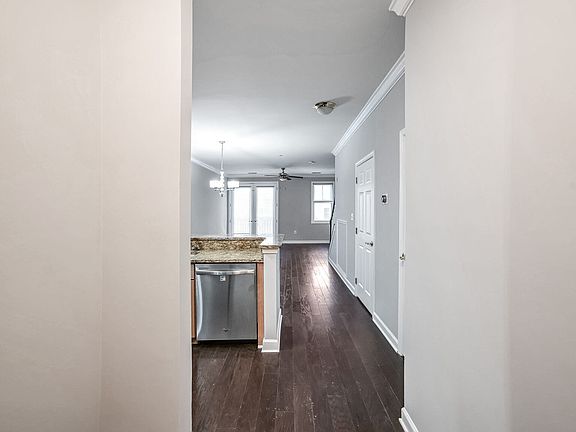 5th image of 801 Pleasant Dr APT 13