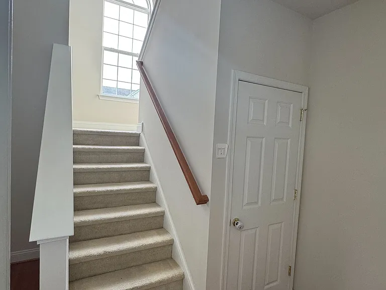 29 Prince Dr — Photo 5