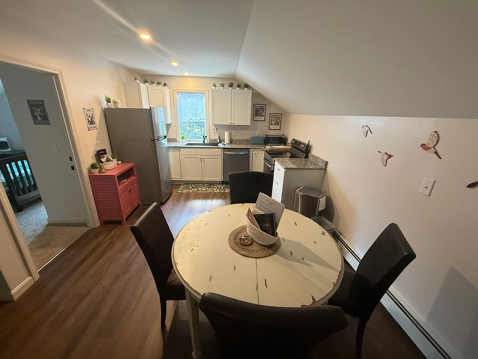 2 bed, 900 sqft, $2,300 — Photo 2