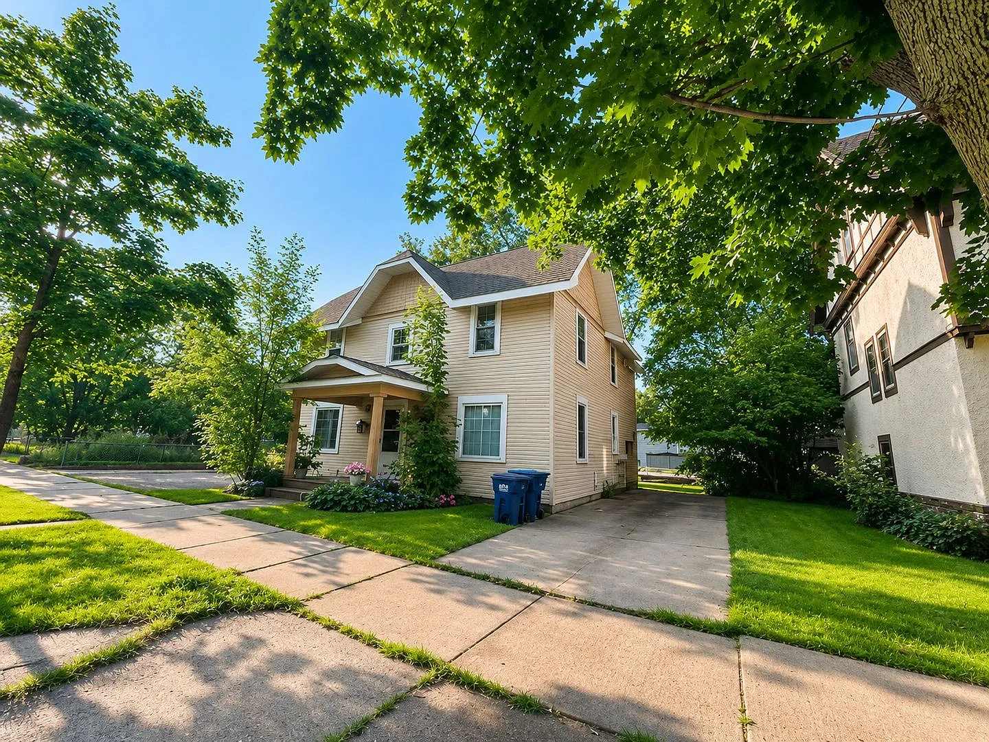 707 Franklin Ave — Photo 1