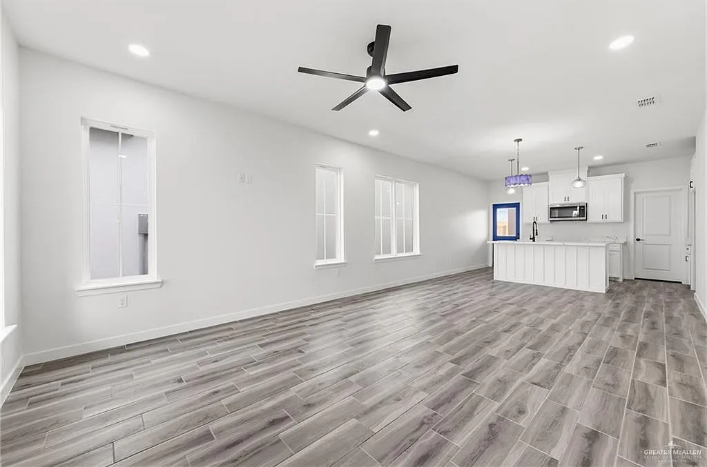 3 bed, 2.0 bath, 1362 sqft, $2,500 — Photo 2