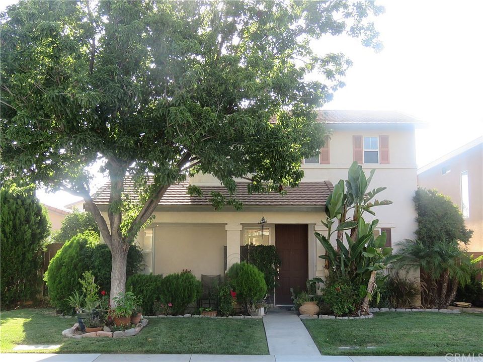 1st image of 39541 Sarah Dr