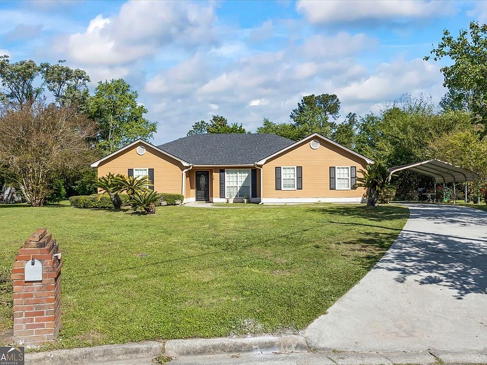 1st image of 10 Fernwood Cir