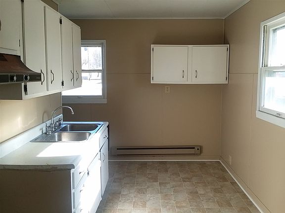 5th image of 404 N Washington St