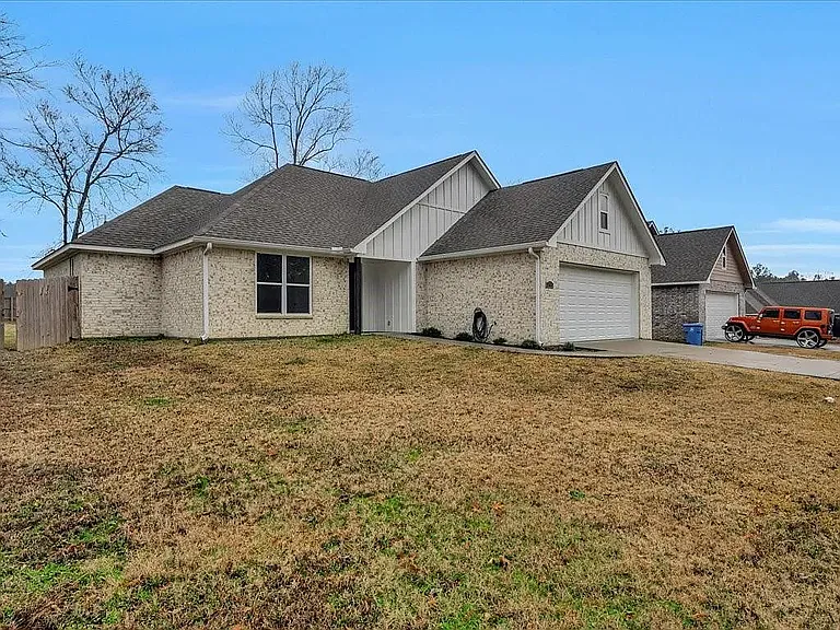 201 Shirey Dr — Photo 2