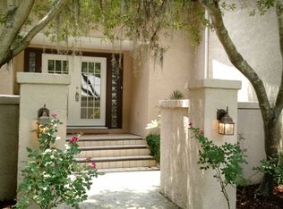 1049 Law Ln, Mount Pleasant, SC 29464